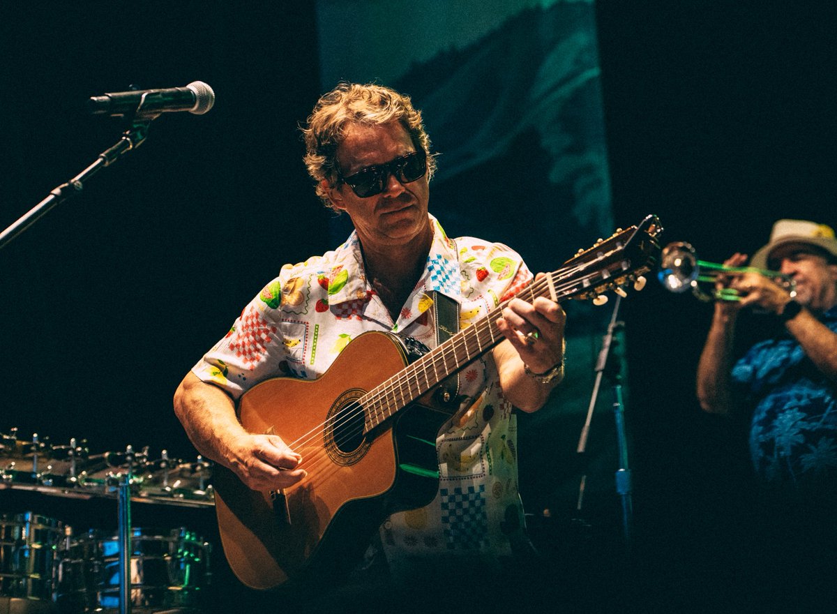 ScottyEmerick's tweet photo. Keeping the party going with the Coral Reefer Band.. 
@jimmybuffett 
@TheDoobieBros 

📷: James Trocchio https://t.co/WoqX1oKue7