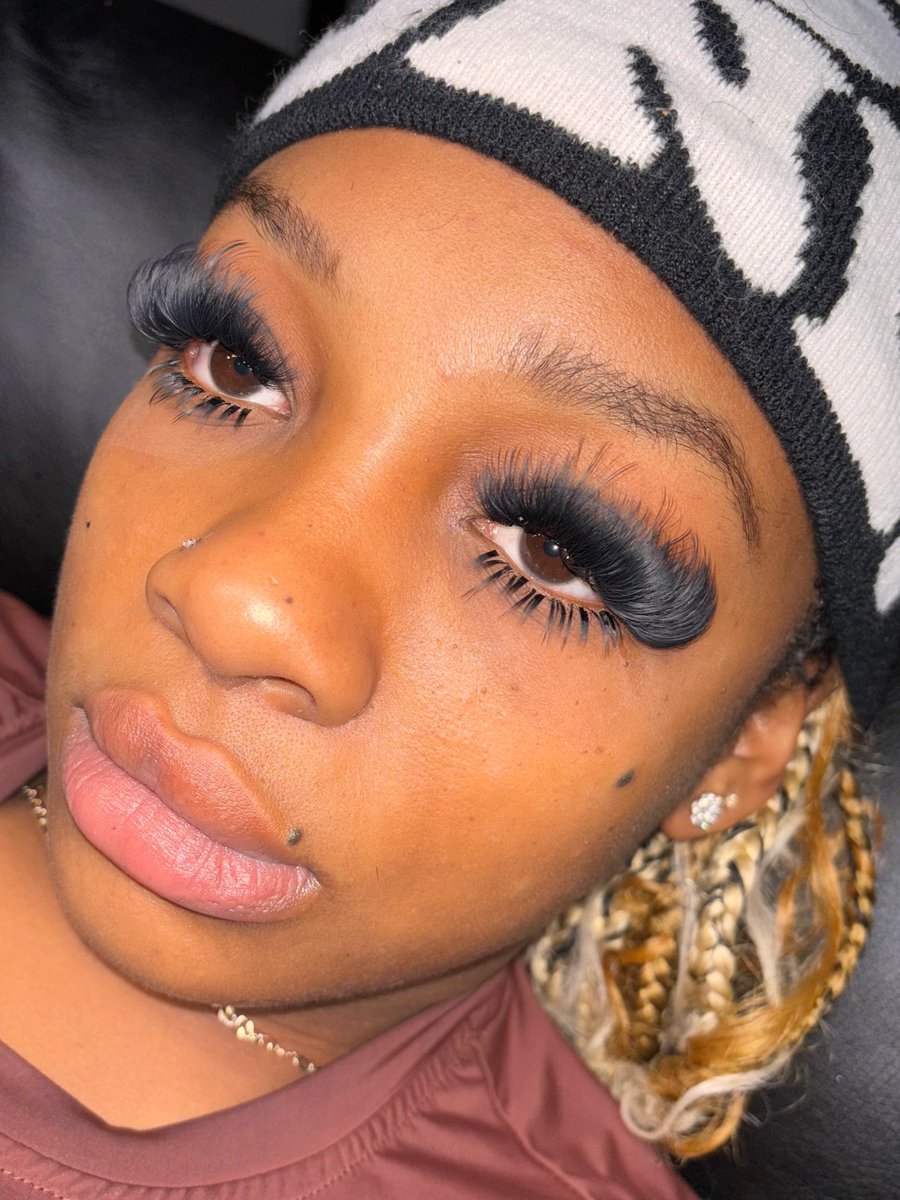 loindacut's tweet photo. You’ll love it here 🥰 Follow me on IG @luckeylooks #houstonlashes https://t.co/jusyKX75Hr