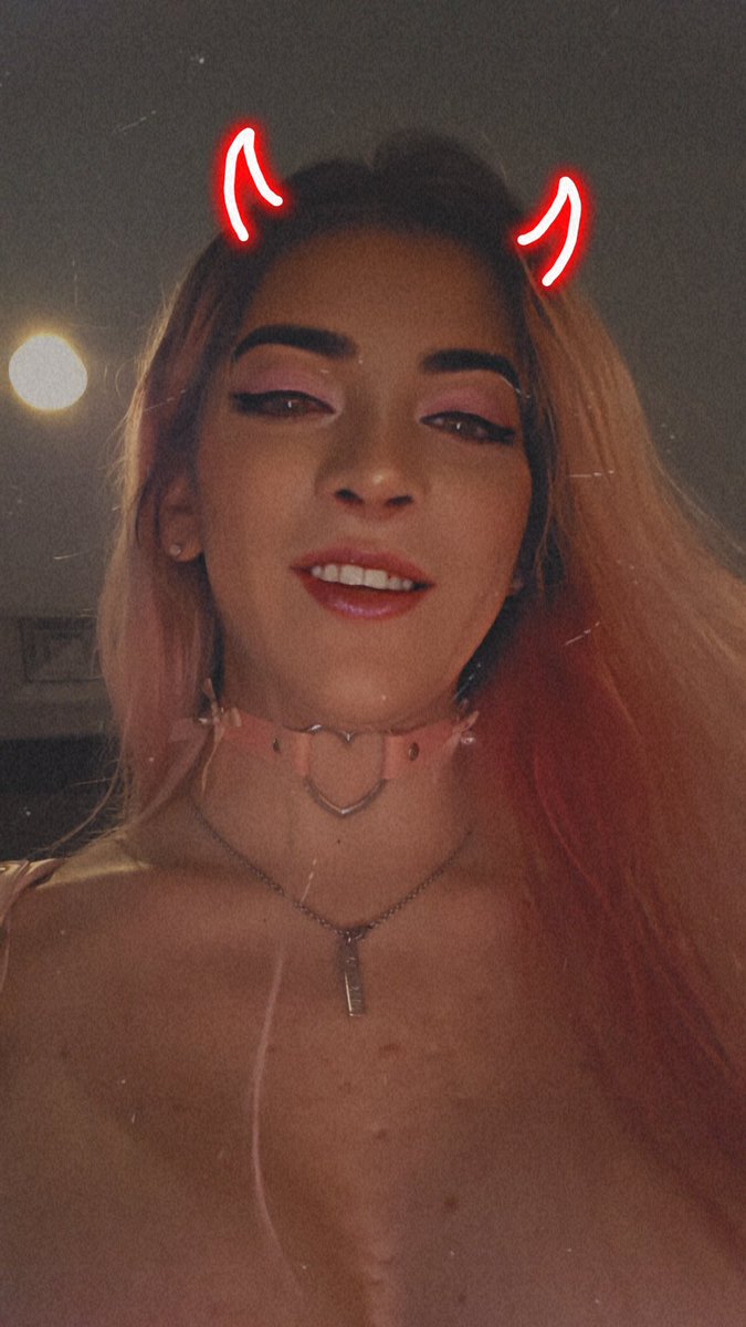 Bone Mommy Bella 💀😈 tweet media