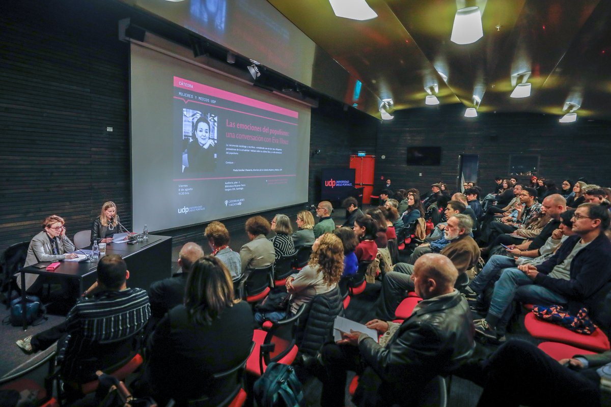 🤩Así fue la Cátedra #MujeresyMediosUDP con Eva Illouz, considerada una de las 10 sociólogas/os más influyentes de la última década📸La autora conversó con Paula Escobar Chavarría, directora de la Cátedra, sobre su libro “La vida emocional del populismo"📚
#UDP #Chile #Sociología