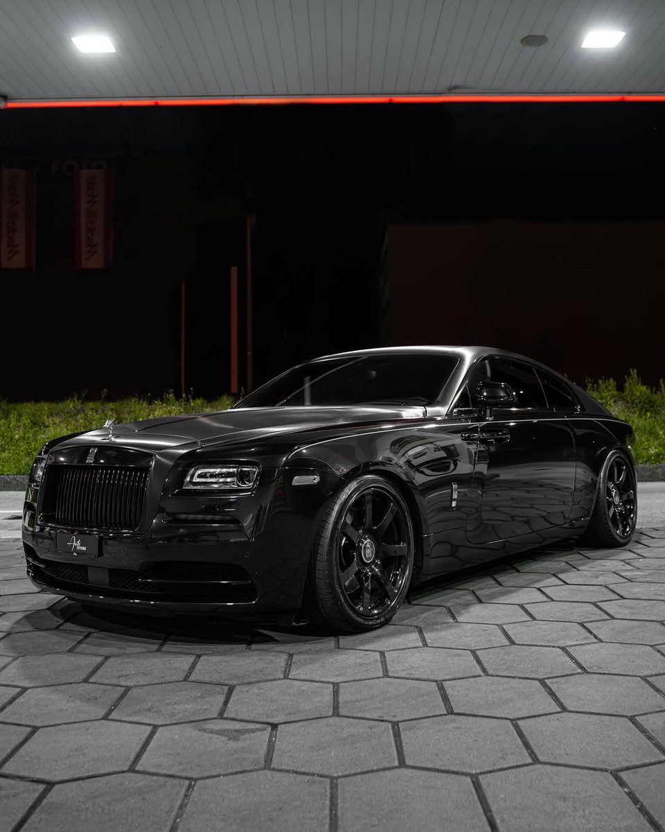 nocarcontext's tweet photo. Rolls-Royce Wraith🖤🖤 https://t.co/eJPiJauhMW