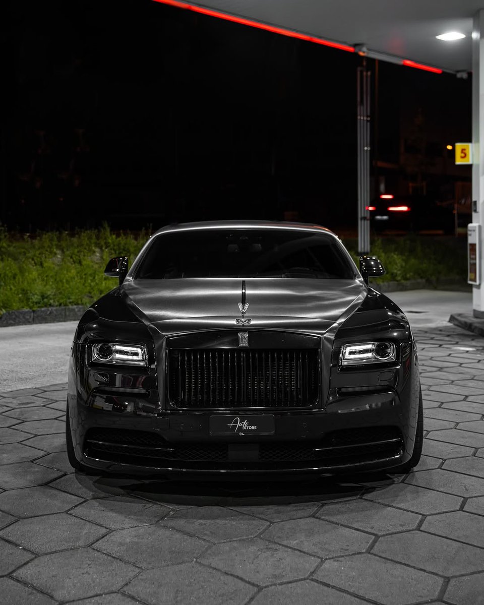 nocarcontext's tweet photo. Rolls-Royce Wraith🖤🖤 https://t.co/eJPiJauhMW