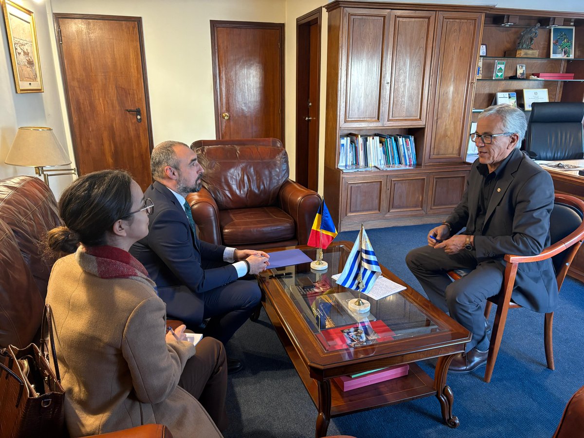 MTSS (@mtssuy) on Twitter photo El ministro de Trabajo y Seguridad Social, Juan Castillo, recibió este lunes al embajador de Rumania en Uruguay <a href="/AmbasadaRO_UY/">Ambasada României în Uruguay</a> , Radu-Mihail Filip . El ministro de Trabajo y Seguridad Social, Juan Castillo, recibió este lunes al embajador de Rumania en Uruguay <a href="/AmbasadaRO_UY/">Ambasada României în Uruguay</a> , Radu-Mihail Filip .