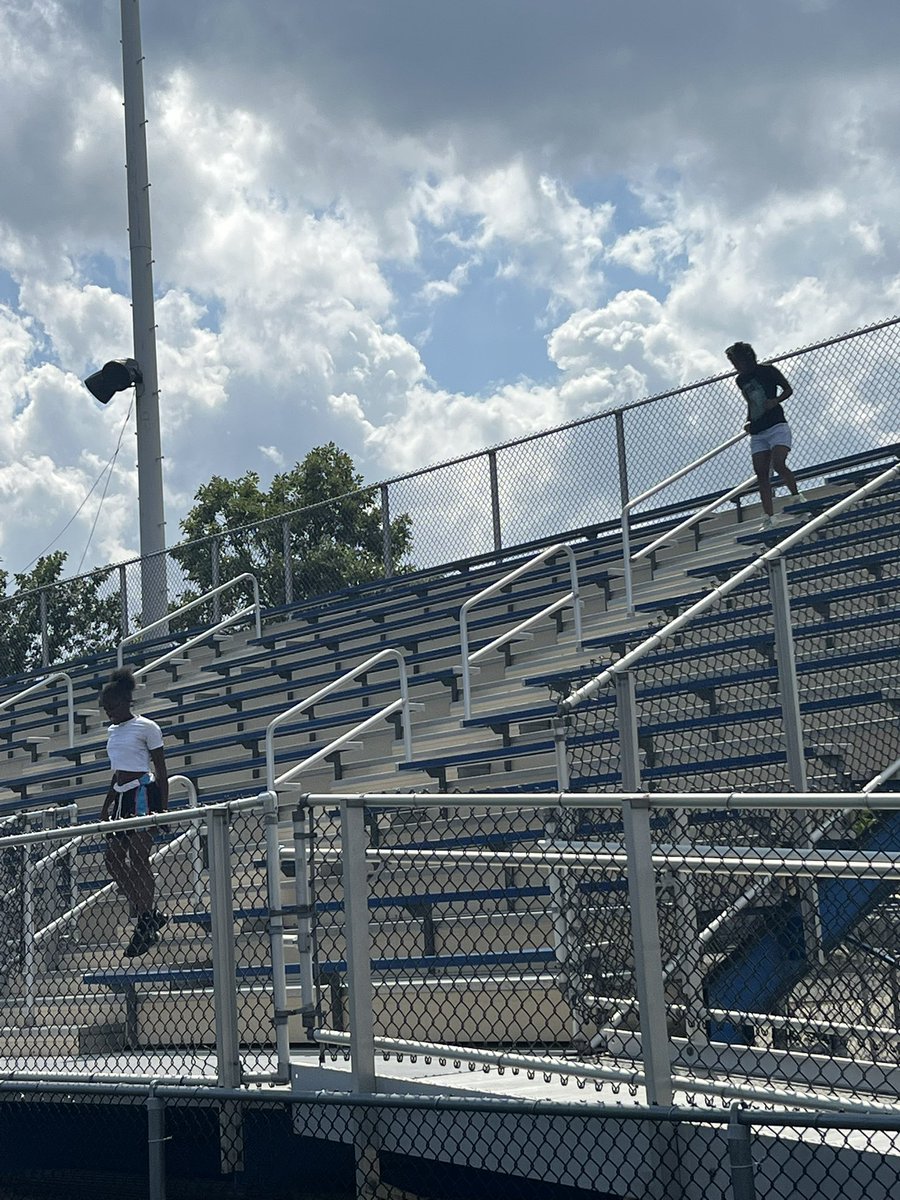 FitzgeraldGBB's tweet photo. These two keep each other motivated and make my job easier. We worked our butts off today πͺπ»ππ #FitzWay #C.C.C https://t.co/0fFMgF6Qbp