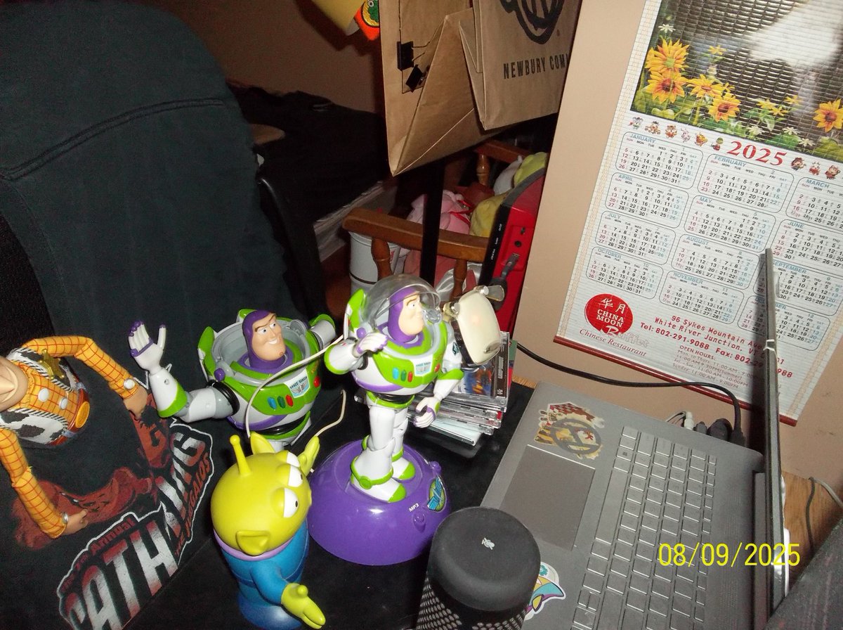 idancebuzz__'s tweet photo. never made a pinned tweet on here lol
main is @partybooru but you already knew that lol
i dance to music u request on twitch
archives/uploads on youtube
keep on rollin', cadet.
#idancebuzzlightyear #music #twitchstreamer #requests https://t.co/gI1Szh6ZSi