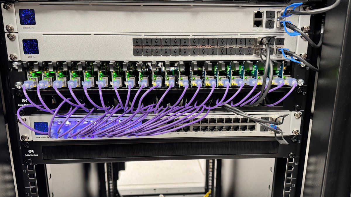 unredacted_org's tweet photo. With GreenWare, we're building hardware that is power efficient to scale our anti-censorship and privacy-friendly services, and help reduce our carbon footprint.
Learn more about what we're doing in our labs: https://t.co/ec7cPj9G3y
#PrivacyMatters #PrivAcc #datacenter #datacenters #networking
