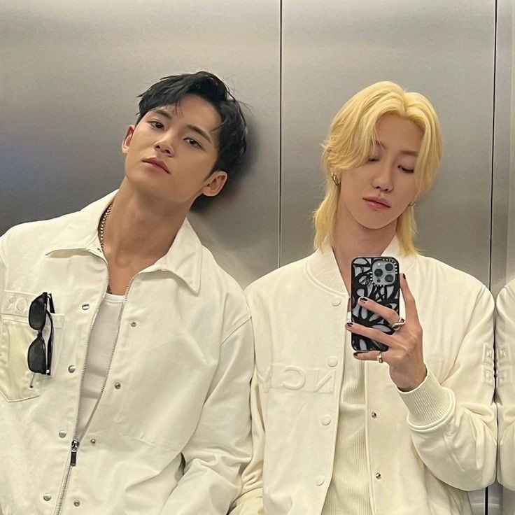 ccvnties's tweet photo. #gyuhao au   𓈒   solterones

donde mingyu y minghao son padres solteros y tienen hijos muy pelotudos, pero gracias a eso encuentran el amor en sus casi 50's https://t.co/Dee3fWsnie