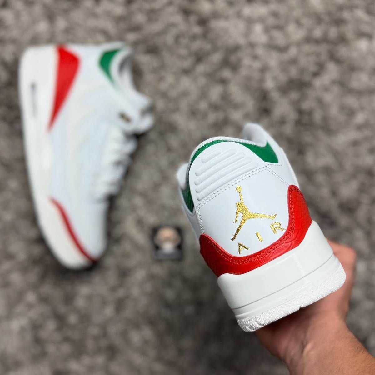 KicksFinder's tweet photo. FIRST LOOK: Air Jordan 3 Retro "Mexico" 🇲🇽

🗓️ September 16th, 2025
📝 IO1752-100 (MENS)
💰 $230 USD
📸 IG: sneakerhomms
💵COP OR 🚮DROP https://t.co/bPDAWlYGxj