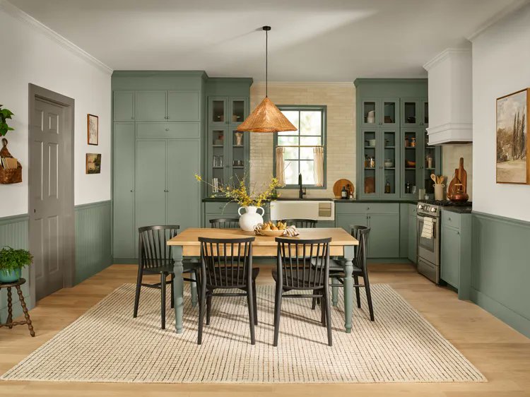 BarbTBryan's tweet image. 2026's Color of the Year picks are in!

Valspar's Warm Eucalyptus: A calming green.

Behr's Hidden Gem: A smoky jade.

Which one suits your style? #Valspar2026 #Behr2026 #ColorOfTheYear