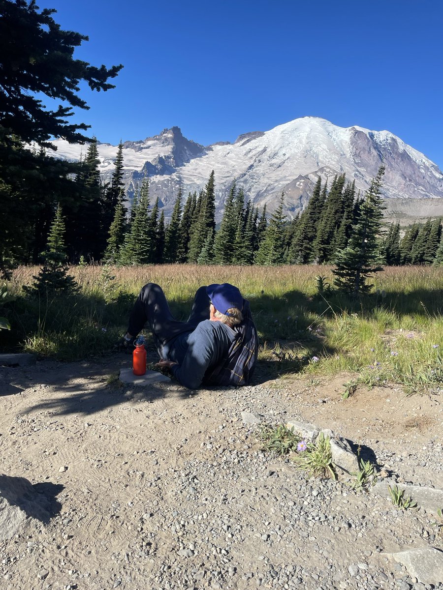 milesaway25's tweet photo. Burroughs Mountain Loop Trail 🥾
Somewhere on the trail, a stranger found peace. 🌄
@MtRainierWatch
@visitmtrainier
#mtrainer
#milesaway
#WashingtonState
#milesaway25 https://t.co/QpiwD4Olds