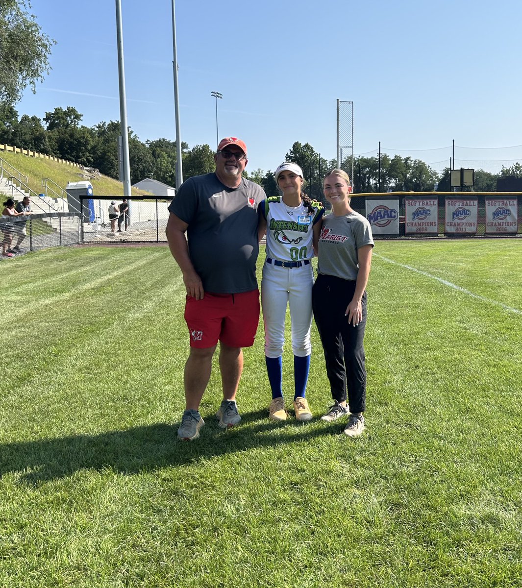 KBadamiMenges29's tweet photo. Thanks @RedHawkSB for a great camp! I can’t wait to come back. The coaches @ExYank54  Joe Ausanio and Alyssa Grupp for a fun experience. @intensitykod @njintensity2010 https://t.co/IV80ykW4Yy