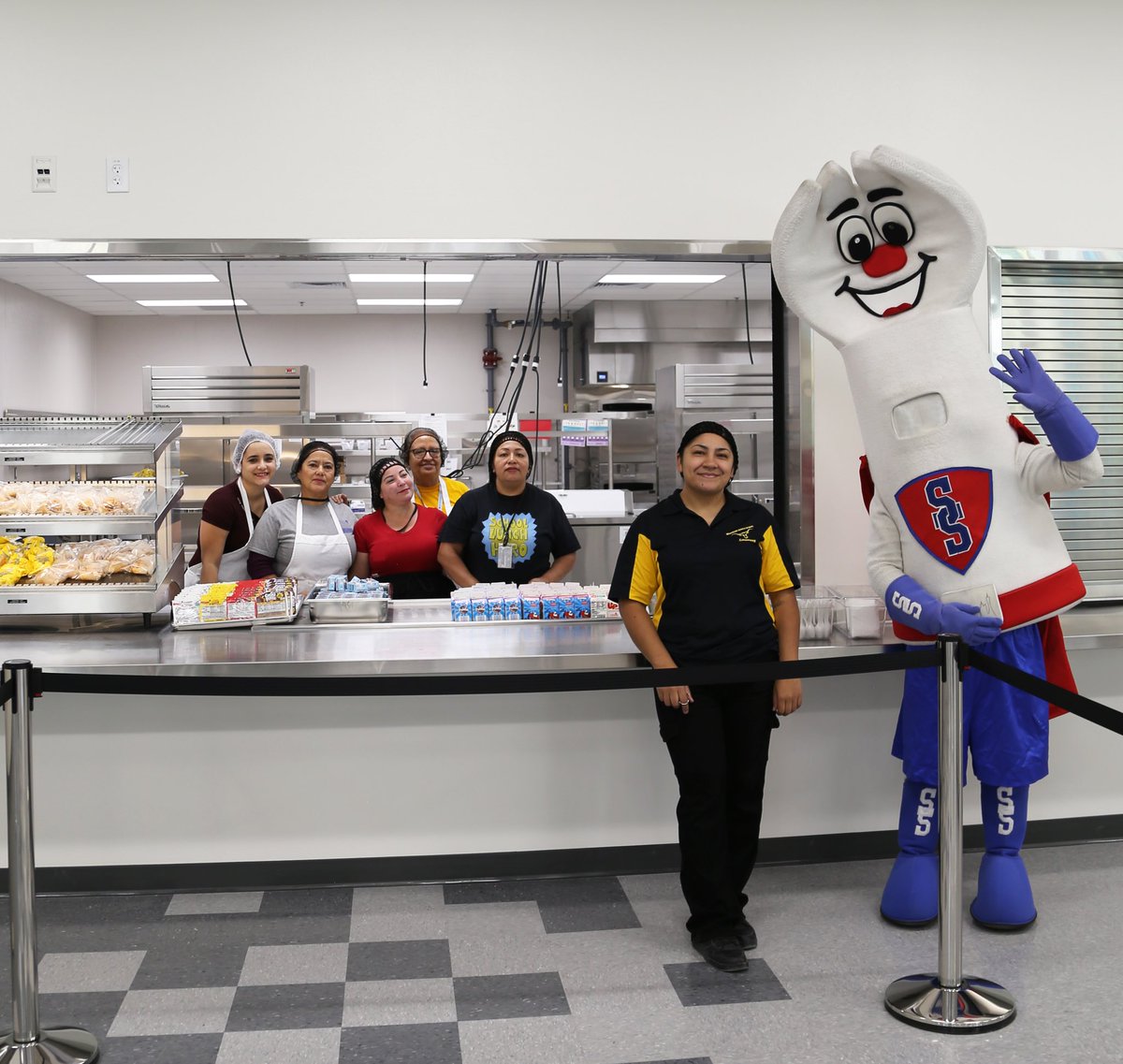 🎉 Huge congratulations to Woodbury Middle School on their brand-new campus!
It was an honor for the Food Service team to be part of this special moment as we welcomed students to their new school. 
#WoodburyMiddle #CCSDFoodService #NewCampusVibes #SporkySaysHi #BackToSchool2025