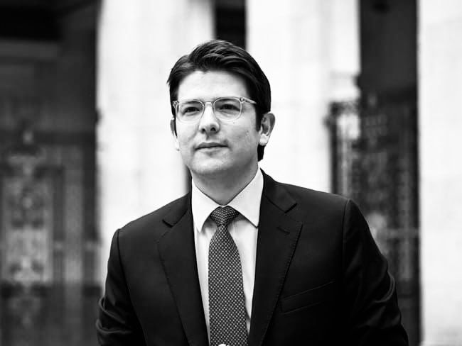 Lo único que digo es que éste Man se le atravesó al disparo.