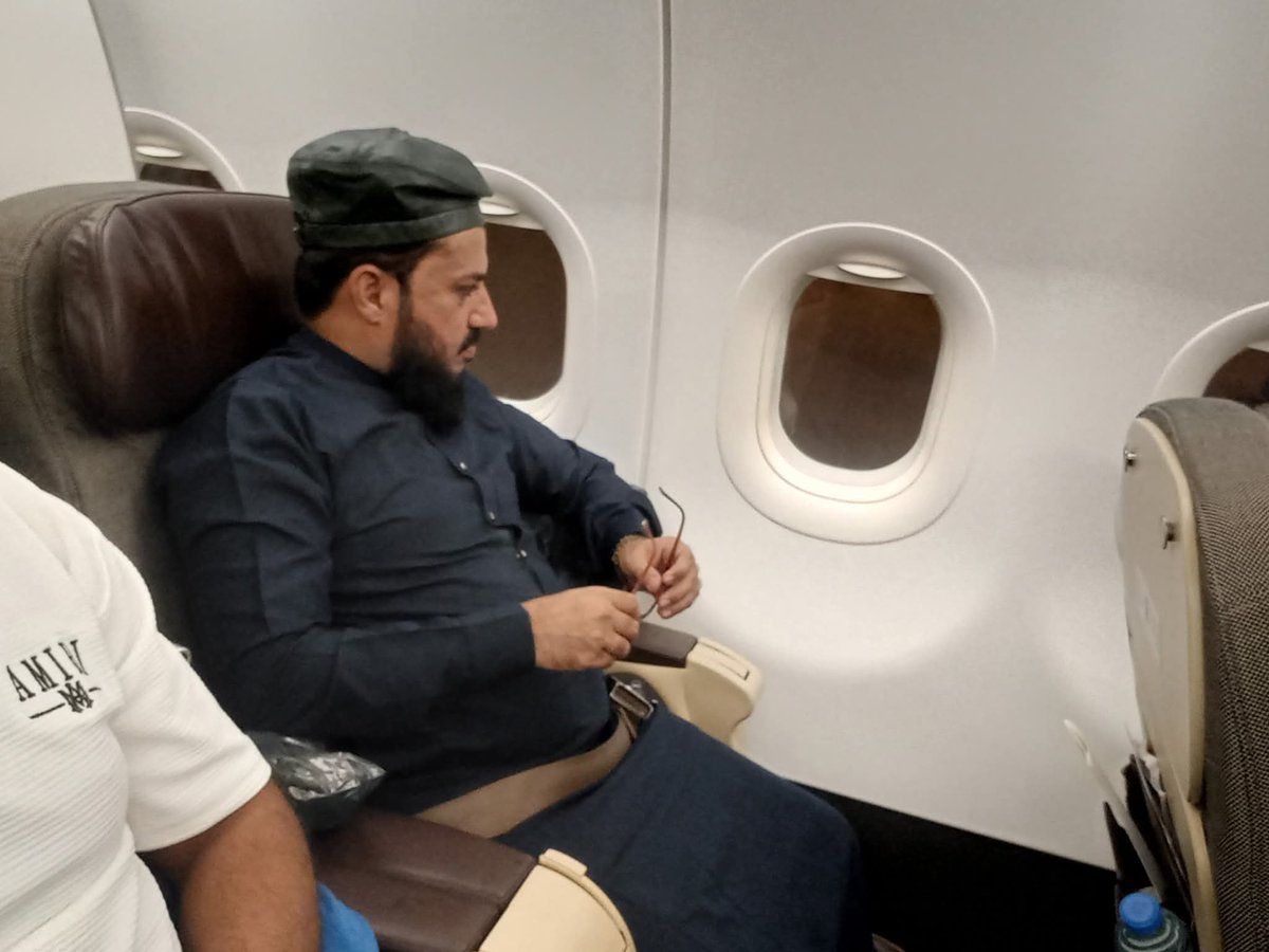 DarAlIftaIsb's tweet image. At the invitation of the @Egypt_Mufti the Grand Mufti of Islamabad @muftiakeel has left for Egypt to attend the 10th Intil Fatwa Conference
بدعوة من فضیلة مفتي جھموریة مصر العربیة، غادر مفتي إسلام آباد الدكتورمفتي عقيل الرحمن بيرزاده إلى مصرلحضور المؤتمرالعالمي العاشر للإفتاء