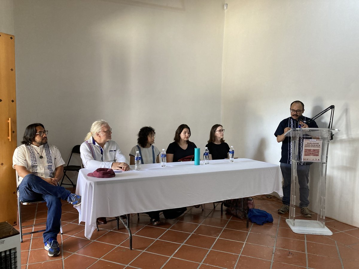 BibliotecaJdeC's tweet photo. Participación de la #BIJC en las actividades del segundo aniversario de la reapertura del Museo Oaxaqueño de Arqueología Ervin Frissell, donde se inauguró la exposición "Arte y cultura beni zaa, la colección de Howard Leigh en el acervo de la BIJC" en exhibición enero 2026. https://t.co/BORZKUIQJA