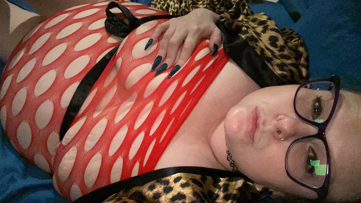 lucylush01's tweet photo. Ask for my menu if you wanna cum? https://t.co/ZMyMR8A0Wp