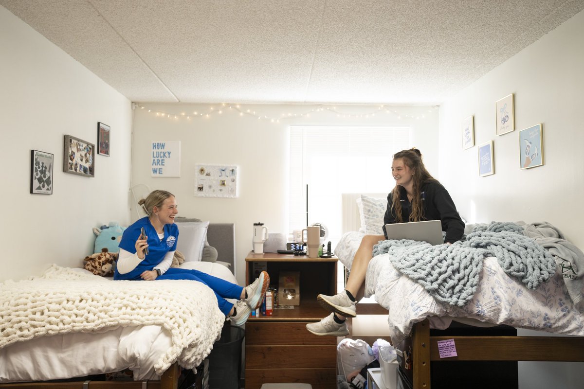ictrueblue's tweet photo. 🏡 Welcome to Greene Hall, an upper-class, suite-style living space. Each suite contains two bedrooms, a living room, and a private bath, co-ed by suite. A place to crash, connect, and create memories that last. #LifeAtIC #IllinoisCollege #DormTour https://t.co/3yY2rRfGd6