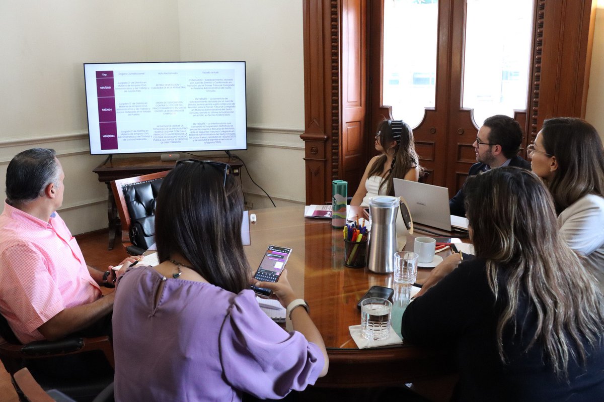 Mónica Silva (@msilvaruiz) on Twitter photo Hoy recibí a <a href="/KarinaRomSainz/">Karina A. Romero Sainz</a>, titular de la Secretaría de Gestión y Desarrollo Urbano del <a href="/PueblaAyto/">Ayuntamiento de Puebla</a>! 🏙🤝
🤗🤝 Nos reunimos para fortalecer el #TrabajoConjunto y avanzar en los proyectos que coordinan ambas dependencias, siempre siguiendo las instrucciones de nuestro alcalde Hoy recibí a <a href="/KarinaRomSainz/">Karina A. Romero Sainz</a>, titular de la Secretaría de Gestión y Desarrollo Urbano del <a href="/PueblaAyto/">Ayuntamiento de Puebla</a>! 🏙🤝
🤗🤝 Nos reunimos para fortalecer el #TrabajoConjunto y avanzar en los proyectos que coordinan ambas dependencias, siempre siguiendo las instrucciones de nuestro alcalde