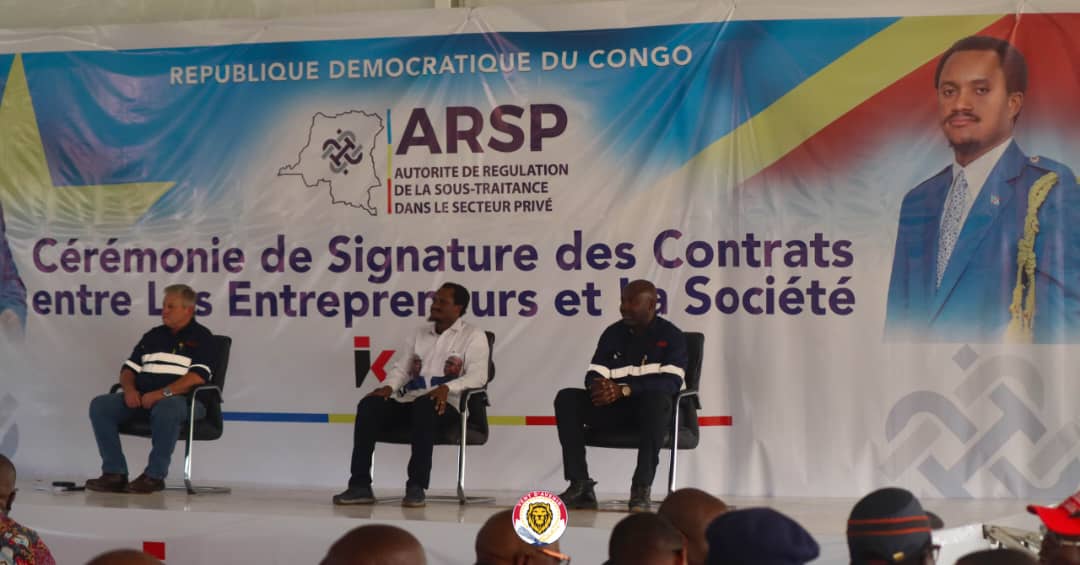 *VENT D’AVENIR*

En séjour de travail dans la cité de  Kipushi pour la signature des contrats entre les Entrepreurs et la Société KICO, le DG de l’ARSP Miguel Kashal Katemb a été accompagné de Me Justin Kiela Ngoie, Président national du parti politique Vent d’Avenir, qui, en