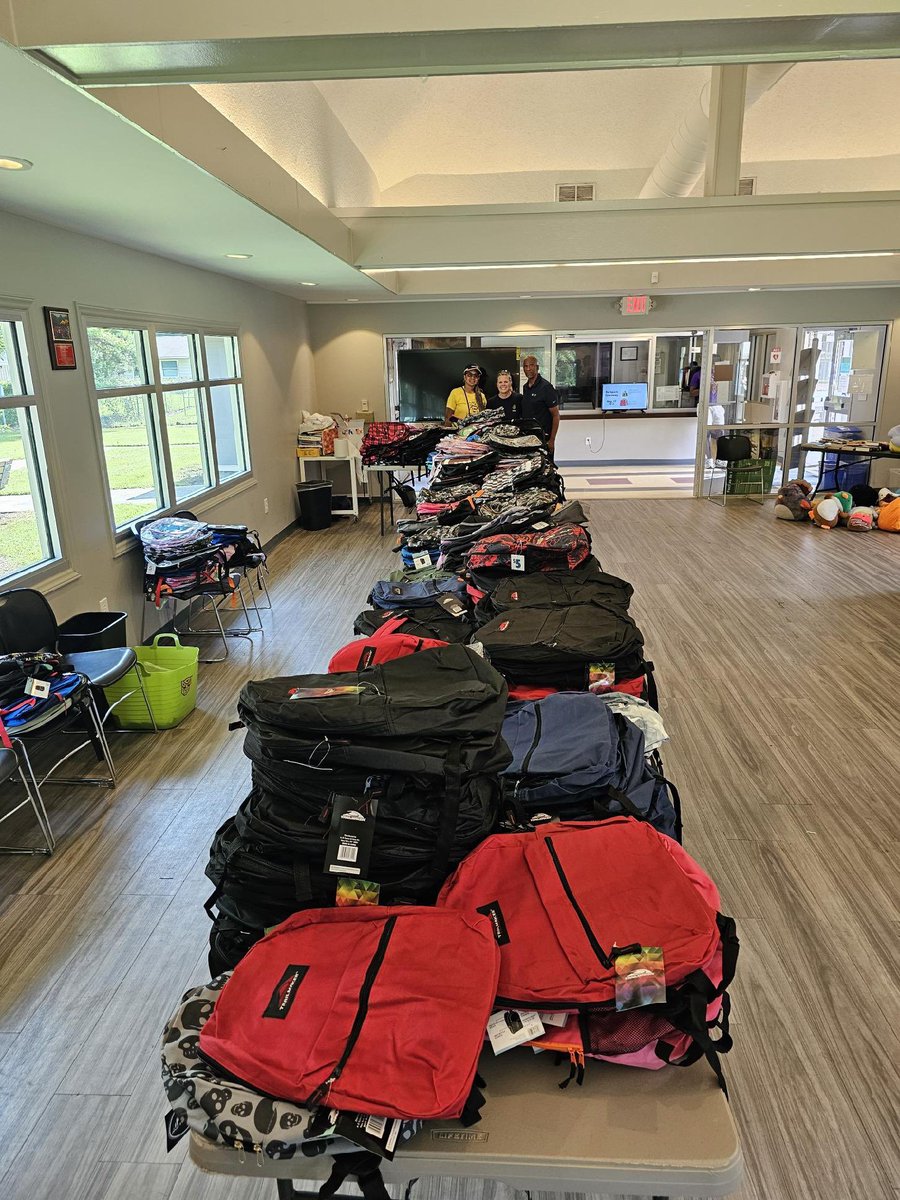 Milton Battle (@mtbattle3) on Twitter photo This Sat, Aug 16 | 12–4 PM 📍 Join me & my Mentor & Frat Brother <a href="/WarrenTDavis3/">Warren T. Davis</a> for his 4th Annual Backpack Giveaway! Let’s send our kids back ready to succeed! Still accepting donations via Cash App $MadOmega3 #OmegaPsiPhi 💜💛 This Sat, Aug 16 | 12–4 PM 📍 Join me & my Mentor & Frat Brother <a href="/WarrenTDavis3/">Warren T. Davis</a> for his 4th Annual Backpack Giveaway! Let’s send our kids back ready to succeed! Still accepting donations via Cash App $MadOmega3 #OmegaPsiPhi 💜💛