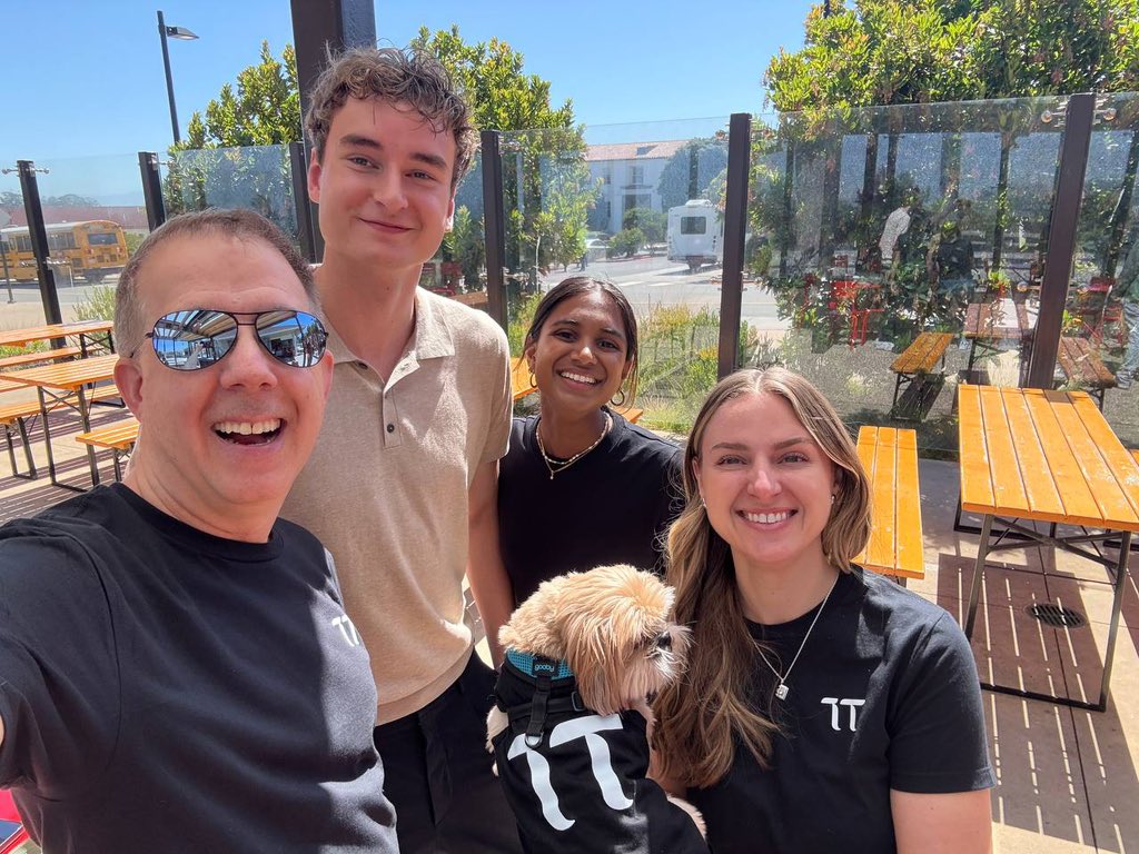 btlabs_ai's tweet photo. Another Brunchtensor wrapped 🙌!
Thanks to everyone who joined, there’s nothing better than connecting with like minds.
Rumor has it… Brooklyn might be up next 👀
#Brunchtensor #BTLabs #Bittensor $TAO https://t.co/2bLGjivDzs