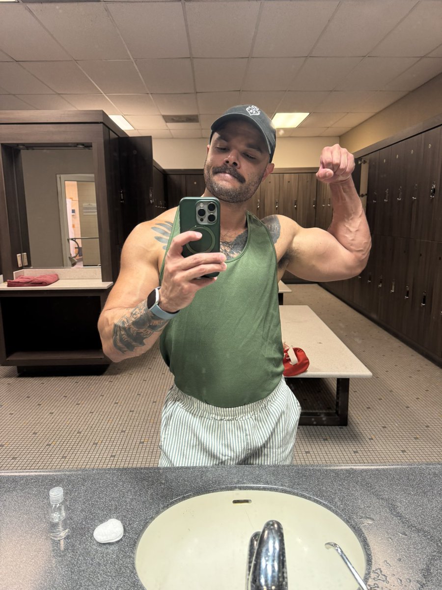 Someone come feed me some protein.