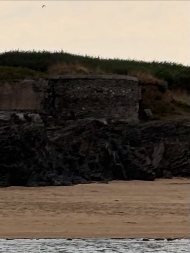 Chats1's tweet image. Sea safari on a speed boat. Saw some amazing dolphins swimming alongside the boat - once in a lifetime stuff. Family therefore somewhat disappointed when I showed unacceptable levels of enthusiasm for this pillbox just outside Padstow #cornwall #pillbox