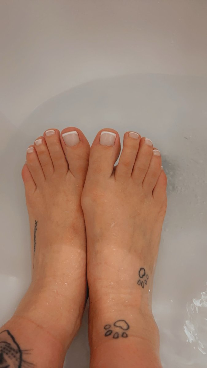 Just took a bath and wanted to show you my sexy feet. I’m feeling naughty 😈 here it’s just a sneak peek, wanna see more ? Join me on onlyfan, I will post daily content &amp; accept all your requests 💦