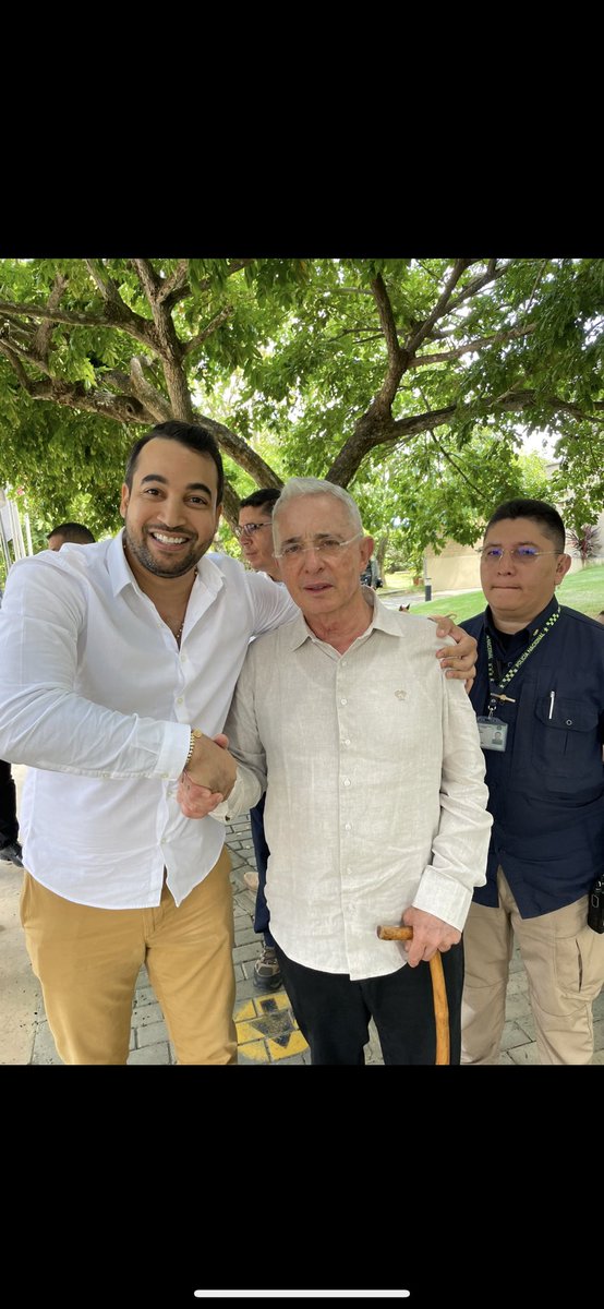 La golpiza que le dio <a href="/Jamk01131232/">Jose Macea</a> al “señor de los jeans” que la pareja de su madre y cuando vio cerca acciones penales usaste el dinero de tu abuela Pat librarte de eso. Y ya le pagaste el apartamento que le compraste a tu abuela ? Aún te sigue dando los arriendos para vivir?