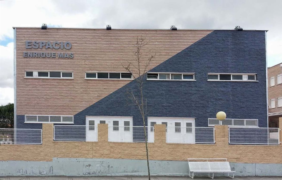 Se ha habilitado el Centro Deportivo Enrique Más para alojar a los vecinos del Soto de Viñuelas y a todos los que hayan sido desalojados. #IFTresCantos #trescantos #sotodeviñuelas