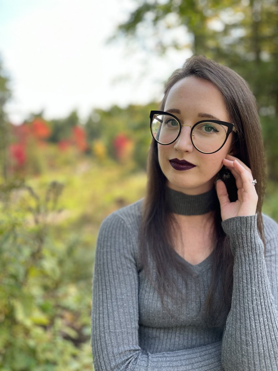 I’ve been pretty stagnant on here follower-wise for a while, so I’m gonna go ahead and reintroduce myself to the world. 

HI! 👋🏻 My name is K.T. Carlisle (aka, Carly). I’m an indie author who writes mostly thrillers but is currently working on my first-ever romcom (and crushing