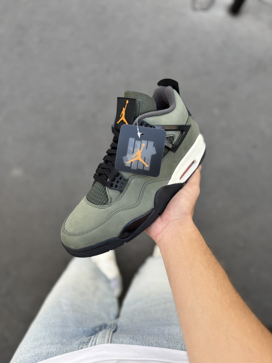 JustFreshKicks tweet media