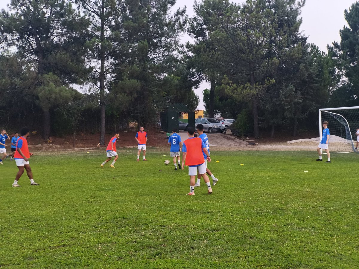 CPTalayuela's tweet photo. 🏃Primer entrenamiento de la semana completado🔥🔥 trabajando a tope 
VAMOS CHAVALES 

#tequeremosilusionar
#vamostalayuela
#sentimientoazul https://t.co/pZ4IvdxOg8