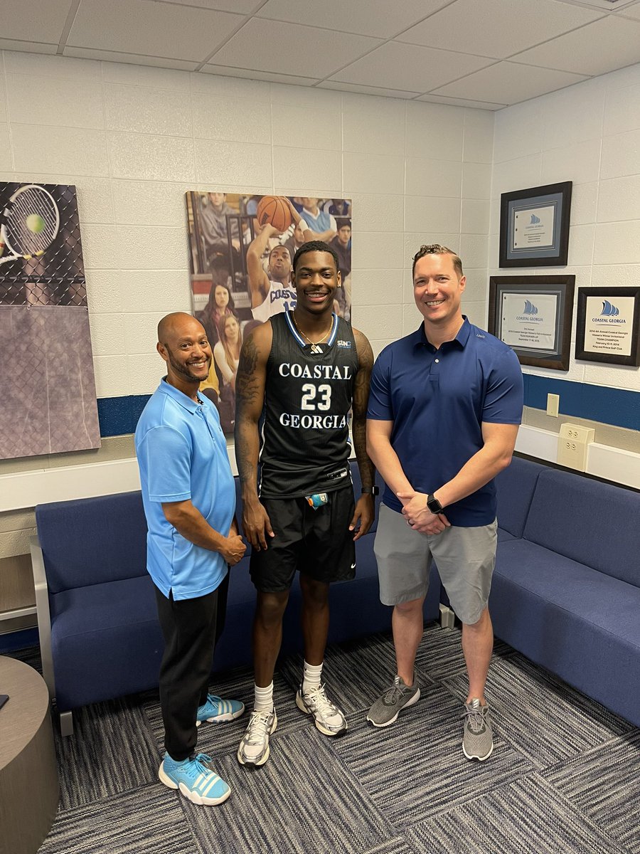 AamirMack's tweet photo. After a great conversation and visit this will be my new home next year I’m 100% percent committed 🫡Time for a dog To be let out the cage again 🐾 https://t.co/sOGBMPFR2x