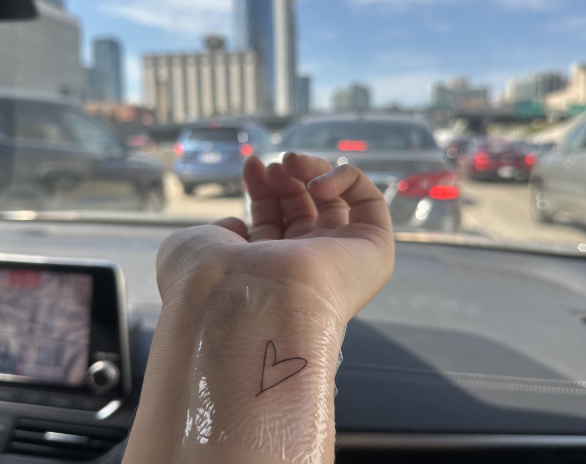 lillypalooza tweet media