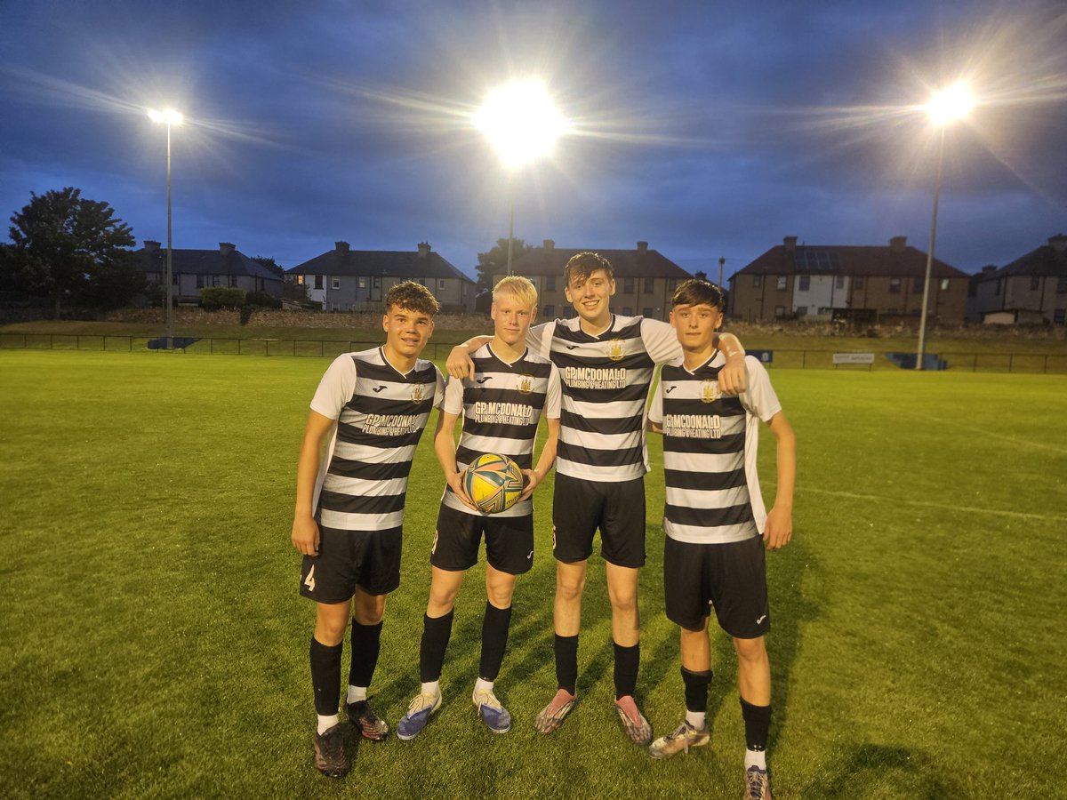 EdinUtdu20s's tweet photo. 4 players from u18s got minutes this evening,Aidan Hanratty got 3 goals,Owen Morrison got on the score sheet also and both Josh Kpedekpo and Elliot Love played thier part in  the victory for @EdinUtdu20s over @PrestonA20s. https://t.co/71eHE3HSw8