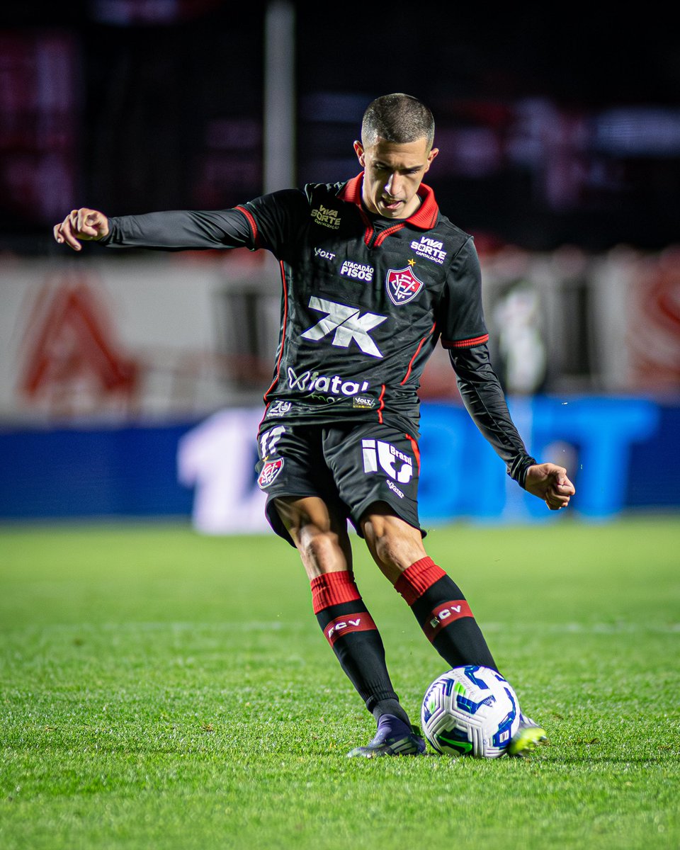Feliz por estrear com essa camisa, pena o resultado. Vamos juntos em busca das vitórias, <a href="/ECVitoria/">EC Vitória</a>
