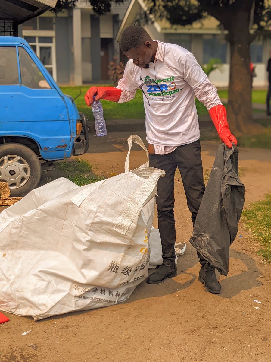 🛑
Nous, militants engagés dans près de 700 ONG francophones de plus de 30 pays, avons rédigé une lettre ouverte en vue des négociations (INC-5.2) à Genève sur le traité plastique. 

Cette lettre appelle à un traité mondial ambitieux sur les plastiques, avec des mesures fortes de