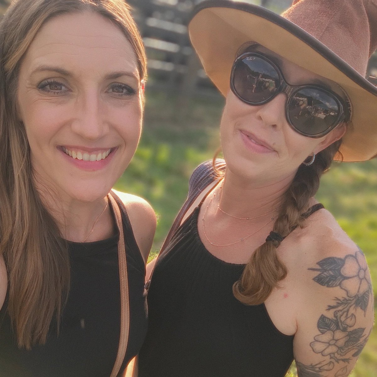 GenuinelyJaime's tweet photo. When the rodeo comes to town... yeehaw! 🐎✨#Rodeo #FriendshipDay https://t.co/CZhW4m6aPj