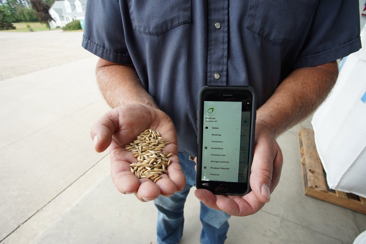 Need visibility and traceability on moisture/temperature in your bins? Your team can easily add detailed bin check records on Seedtrakr's mobile or web application so that you can keep an eye on what's happening in real time. Want to learn more? Email us at