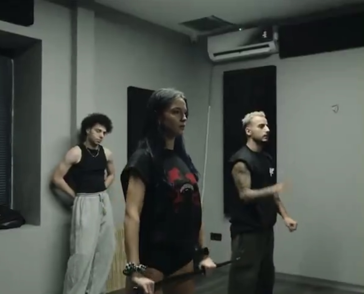 abi sizde çıkın açıklayın birlikteyiz diye zoktayın tişörtleri takip ederek senin gardrobu öğrendik komple!!!! bi çift fotosu gelmedi <a href="/atesatillamusic/">.</a>