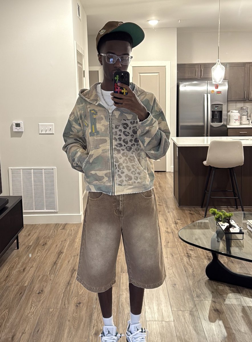 plentybucks's tweet photo. i love getting fly https://t.co/3JwWyUeWtu