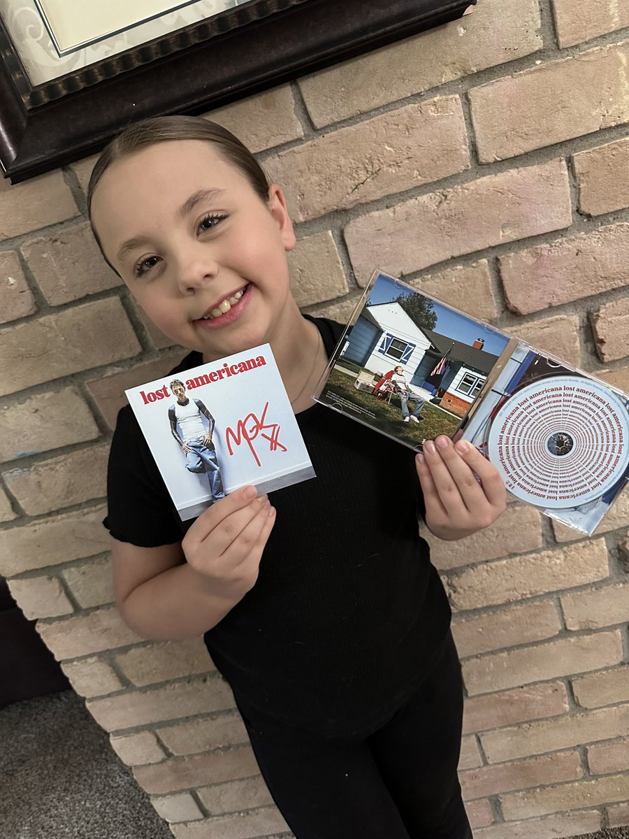 ChasityDanette's tweet photo. So excited!!!! @machinegunkelly #lostamericana we will be rocking out to this on our way to dance class this evening!!💕🖤 https://t.co/QhKQQn54nk