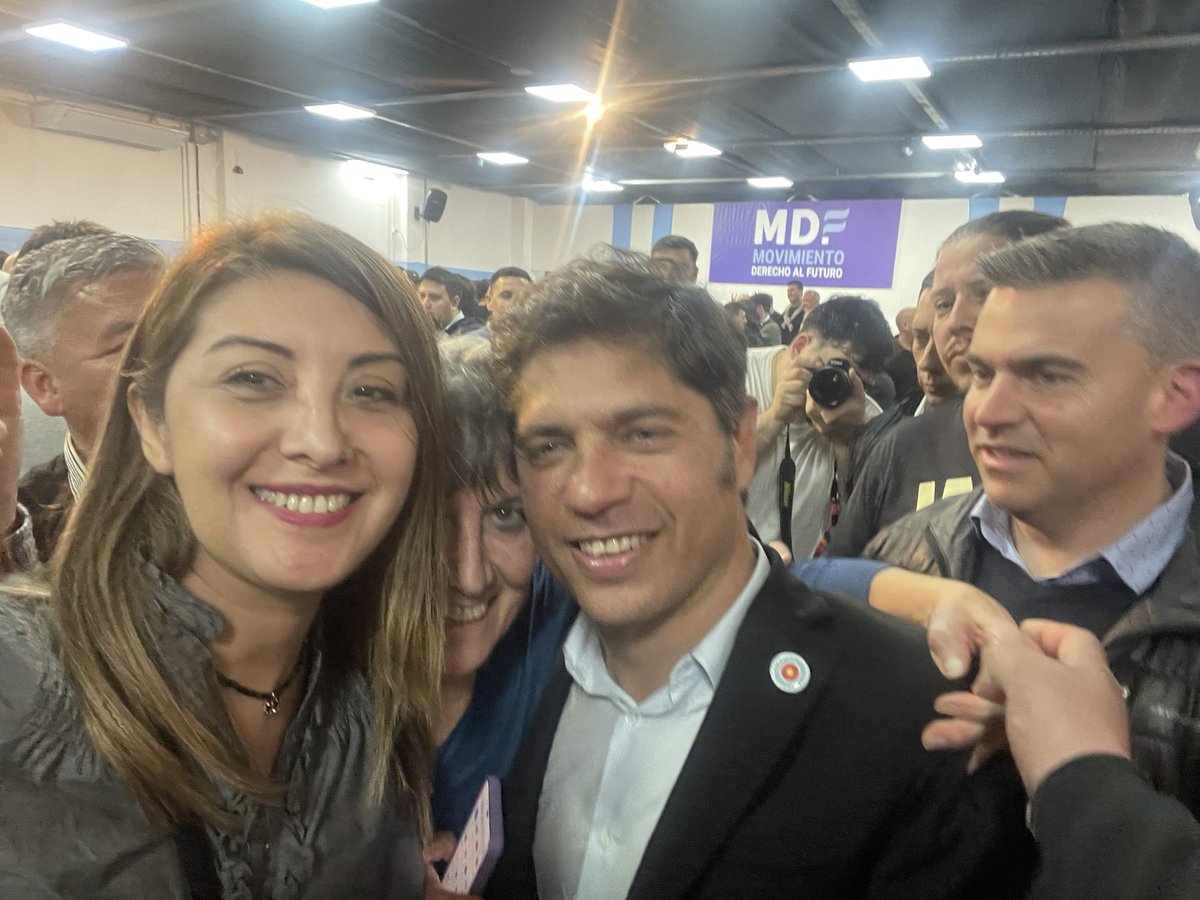 Con el futuro presidente de la Nación, vamos Axel 💪✌️. Todos a militar y votar 💕