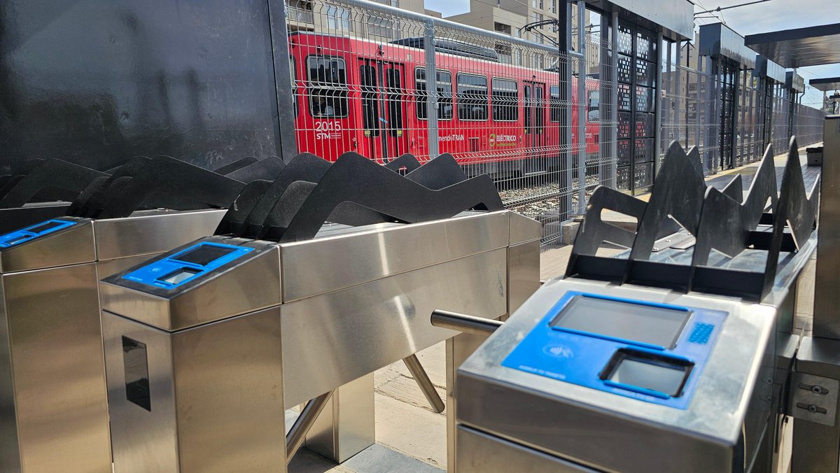 Inversión en Transporte Público.
Metrotranvía más seguro.
Con los paradores inteligentes, <a href="/MendozaGobierno/">Mendoza Gobierno</a> incorpora tecnología, facilita el pago y busca evitar la evasión del pasaje. Ya son 4 estaciones en Ciudad, y avanzamos con la implementación en Godoy Cruz, Maipú y Las