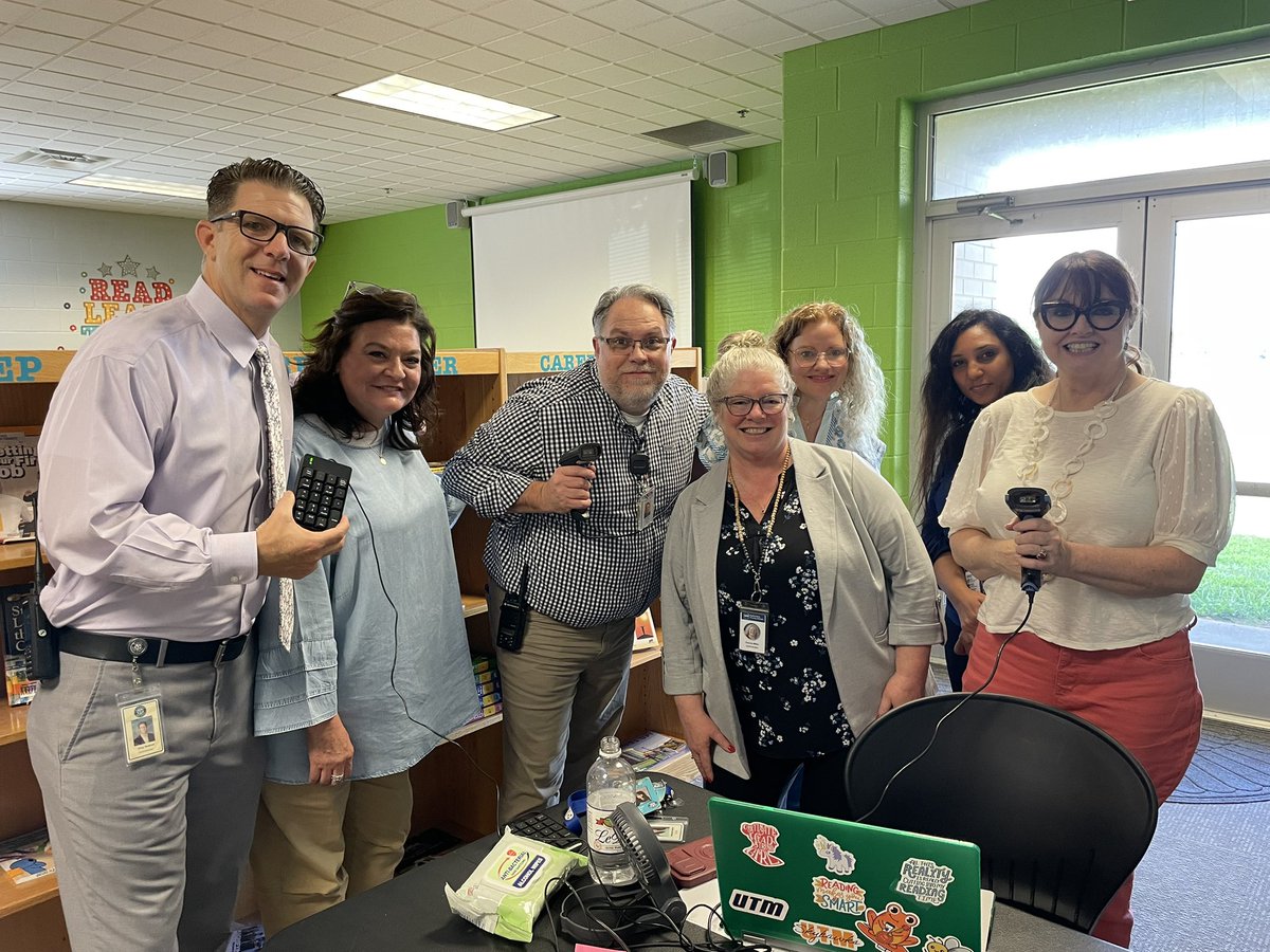 SiegelAP9's tweet image. Day 2:  Huge win! Got EVERY student @SiegelHighStars @Siegel_Nation a laptop in just TWO days! Huge thank you to this fine group of educators plus others who accomplished this amazing goal. Speaking of goals…Do you believe in miracles? 1980 vs 2025🏒 🥅 💙⭐️