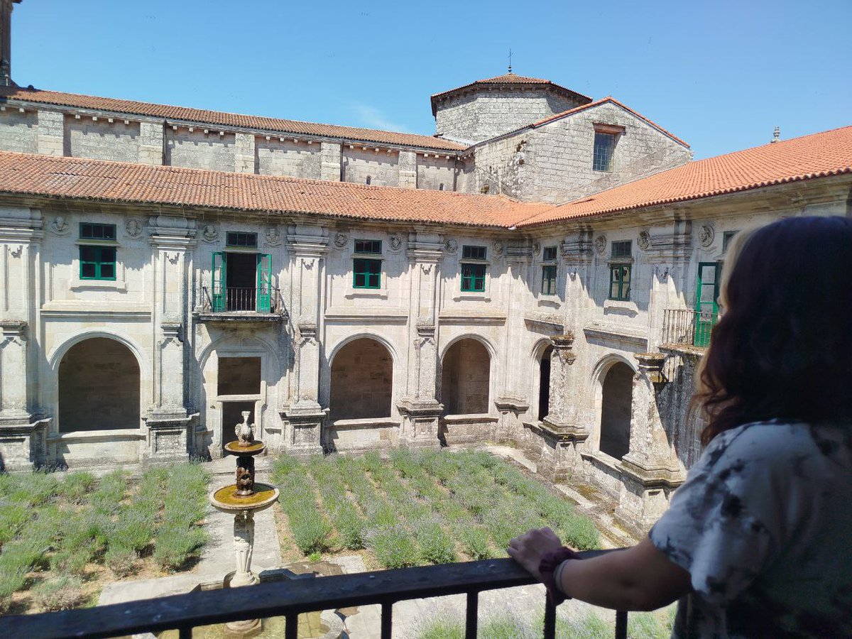 Llegó el último día. Algunos aprovecharon todo lo que pudieron y se acercaron a visitar el Monasterio de Oseira, un monasterio impresionante en un enclave espectacular. 💚

#jrrtolkien <a href="/SocTolkien/">S.Tolkien Española</a>  #smialmontaraz  #clubdelectura