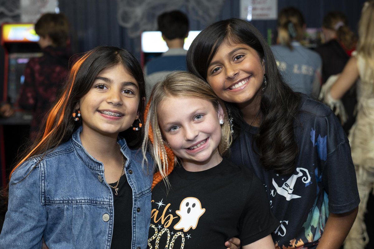 Anybody else over summer and looking forward to fall? 🙋‍♀️👀🎃

We invite the bold and brave to join the OFC on their haunted journey searching for ghosts, zombies and whatever creepy creatures might appear in the night 👻

Friday, Oct. 10, 4:30-11 p.m.
ow.ly/anWr50WE958