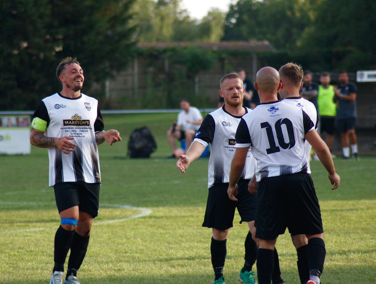 Friday Night Football is back as we kick off our league campaign! ⚫️⚪️⚽️👊

🗓️ 15/8/25
🆚 Wirksworth Ivanhoe Reserves
⏱️ 18.45 ko
🏟️ The Boundary Rec, DE55 2LF
🎟️ £2 entry
🫖 Tea Bar open
📖 Programs on sale
📍 Badges on sale
<a href="/CentralMidsAll/">⚽️ Central Midlands Alliance ⚽️</a>