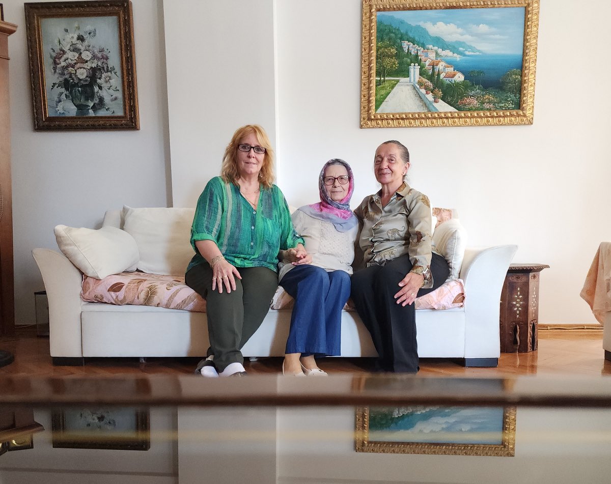 akkadinkadikoy's tweet photo. AK Parti Kadıköy İlçe Kadın Kolları Teşkilatı olarak Erenköy mahallesi hane ziyareti yapılmıştır. https://t.co/eIfx2U4GPz